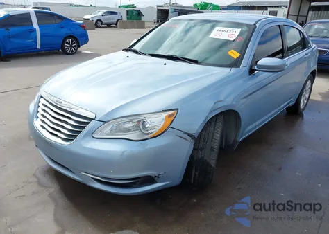 2013 Chrysler 200 Touring z USA, uszkodzony, nr VIN 1C3CCBBB0DN545305